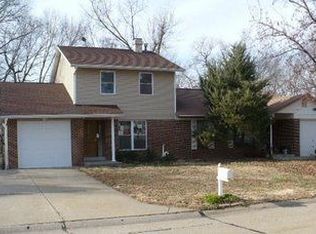 16 Bluffwood Ct, Saint Charles, MO 63301