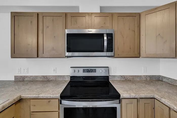 380 White River Dr — Photo 17