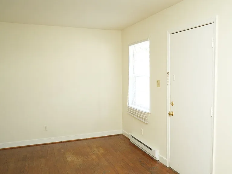 1204 Carlton Ave — Photo 8