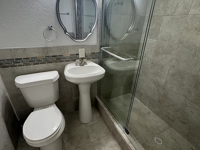 3824 Gramercy St — Photo 7