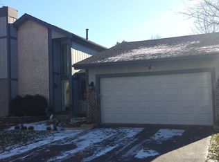 553 Sequoia Trl, Roselle, IL 60172