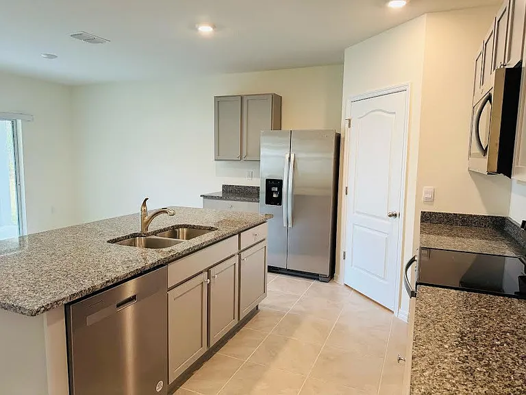 2730 Deep Creek Ave — Photo 5