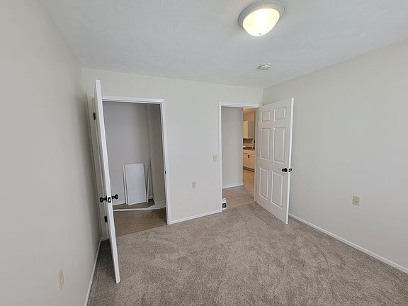 4th image of 1875 Knoll View Dr #3