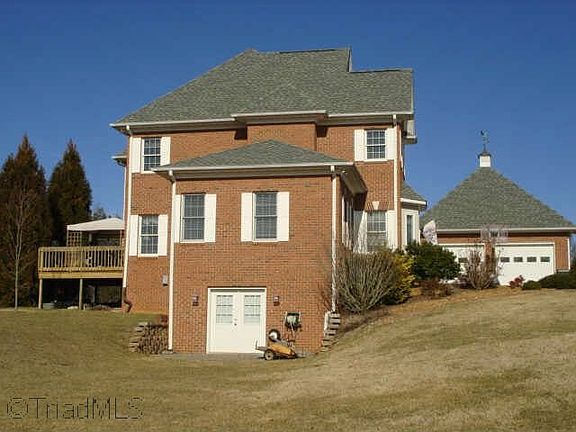 2nd image of 152 Toms Creek Bluff Ln