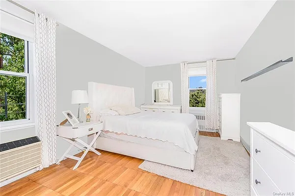 Sold by Re/Max In The City | media 8