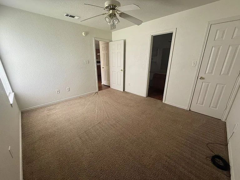 3301 Hereford Ln — Photo 15