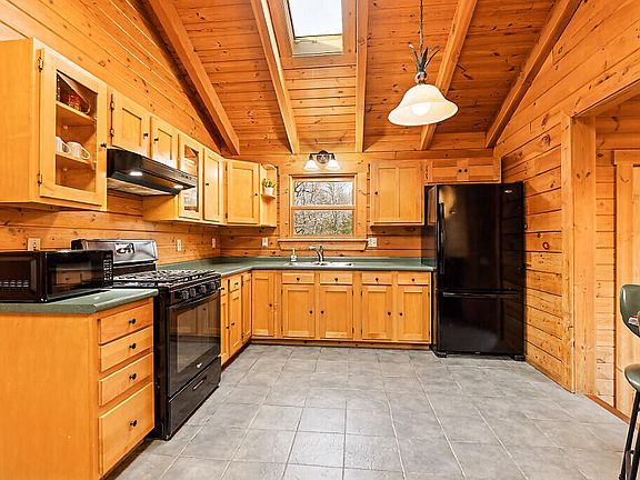 4th image of 14 Beech Ridge Road