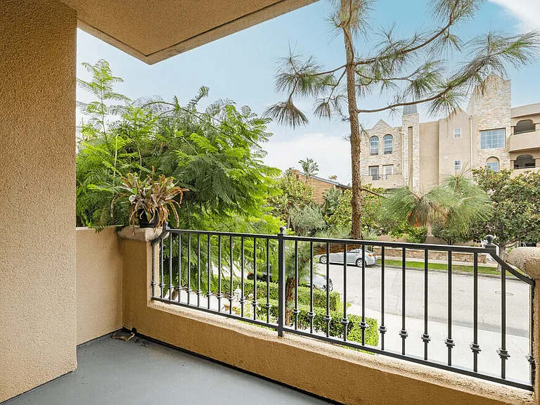Lido Apartments - 3623 Jasmine Ave — Photo 11