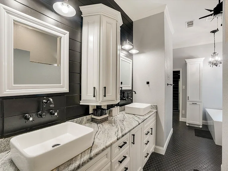 2305 Clearview Ct — Photo 21