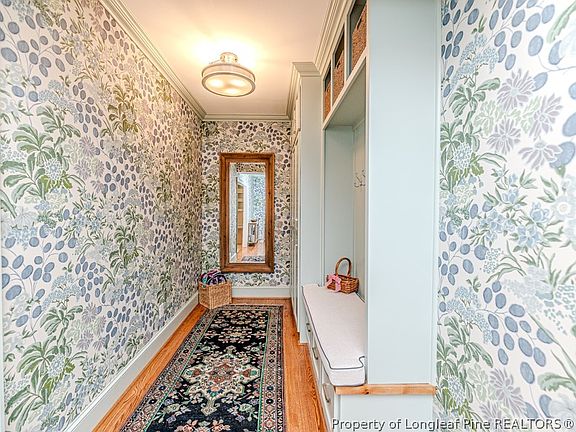 3rd image of 2621 Wellington Dr