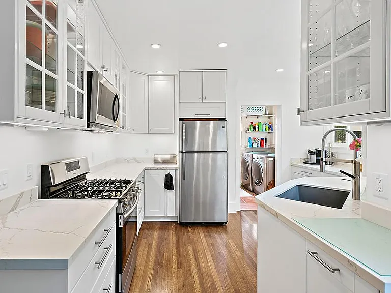 2903 Russell St — Photo 16