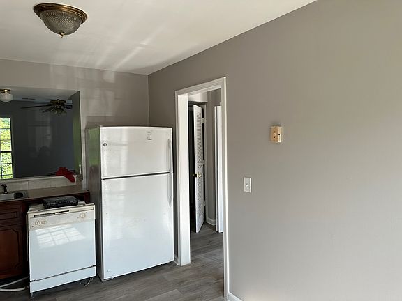 3rd image of 2062 Tynewood Dr