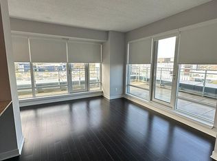 360 Square One Dr #711, Mississauga, ON L5B 0G7