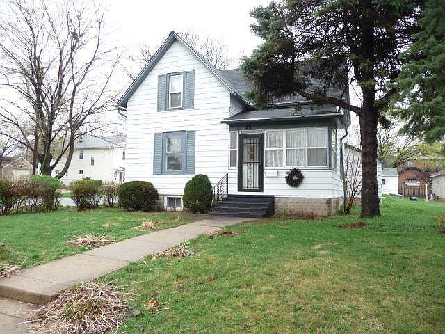 1st image of 229 N Chicago Ave