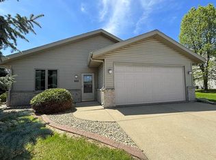 622 Greenfield Dr, Deforest, WI 53532