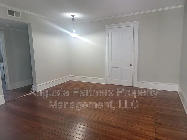 1330 Wingfield St — Photo 6
