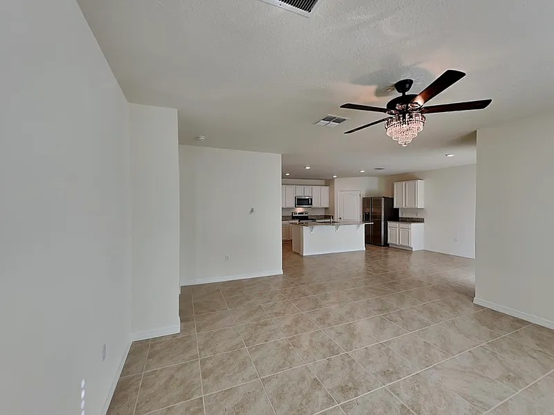 4 bed, 2.0 bath, 1875 sqft, $2,150 — Photo 2