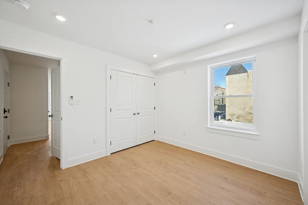Building Photo - 3413 N 19th St #2F