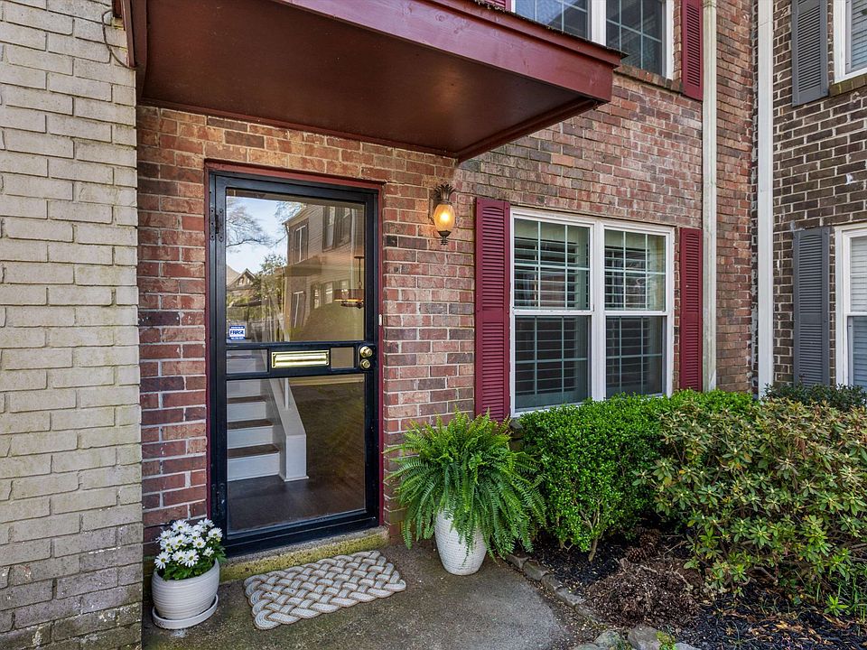 1st image of 529 Peabody Sq #529