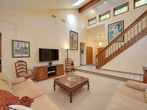 Living Room Vaulted Ceilings
