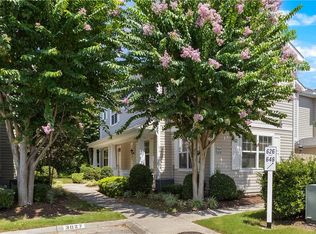 628 Lacy Oak Dr, Chesapeake, VA 23320