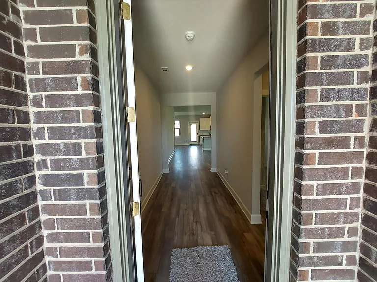 2104 Atwood Dr — Photo 4