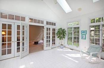 3rd image of 4628 Sutton Oaks Dr