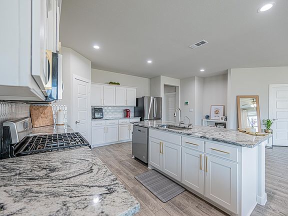 5th image of 2303 Raleigh Point Dr