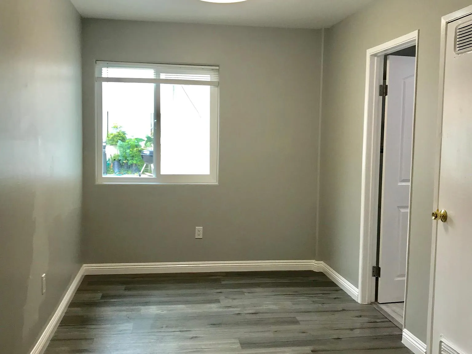 3 bed, 900 sqft, $2,950 — Photo 3