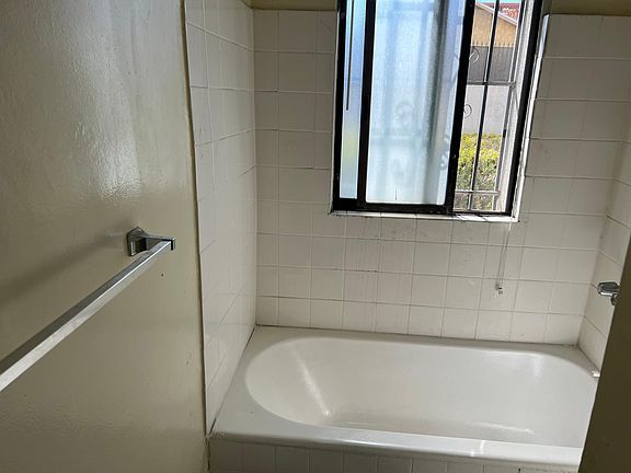 4th image of 3918 W Beverly Blvd #100L