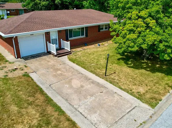 5506 Purvis Ln, Godfrey, IL 62035