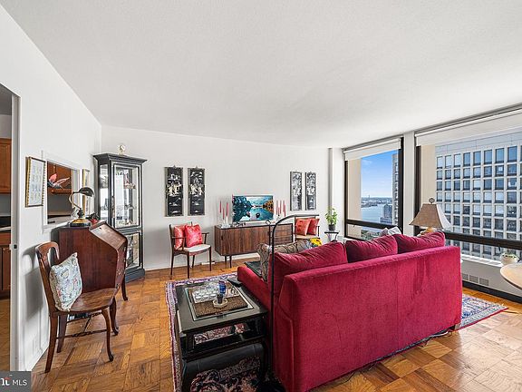 4th image of 200 Locust St #29HN
