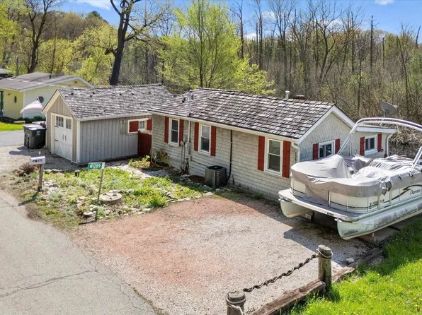 W1289 Beach ROAD, East Troy, WI 53120
