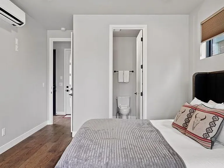 1438 NW Cumberland Ave — Photo 5