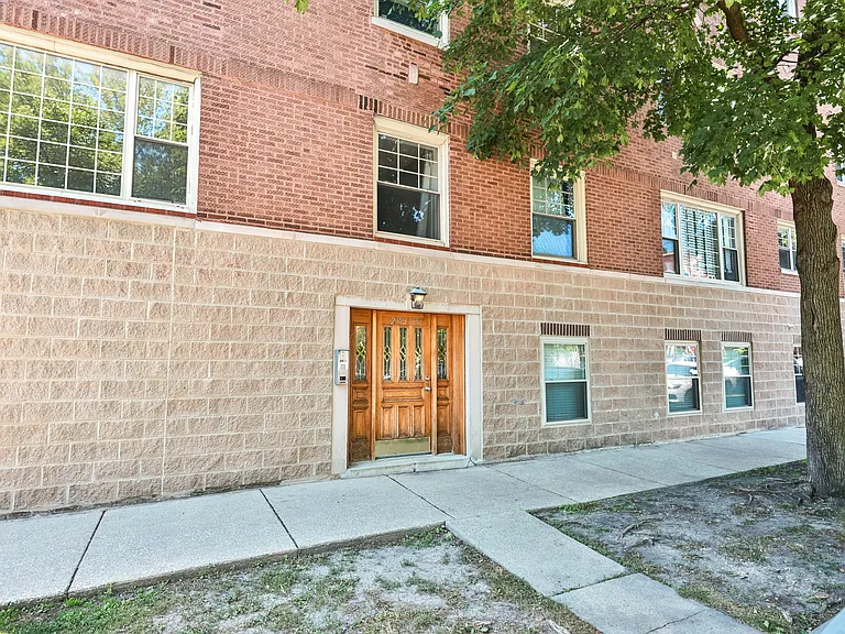 2753 W Melrose St #1 — Photo 12