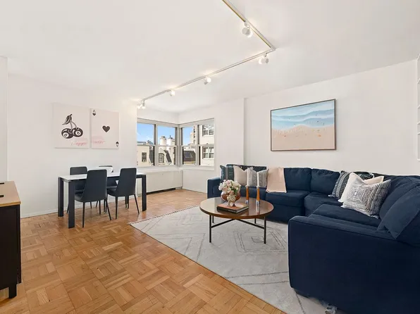 20 E 9th St #6L, Manhattan, NY 10003