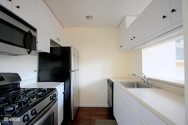 Rented by Citi Habitats | media 17