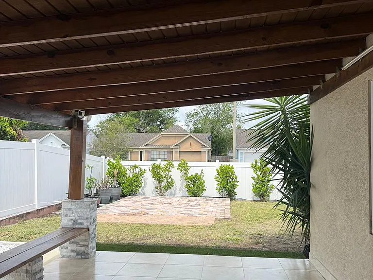 9016 Bana Villa Ct — Photo 34
