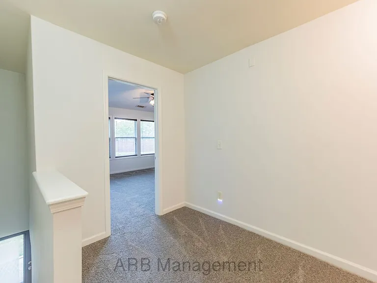 4922 Sherwood Way — Photo 8