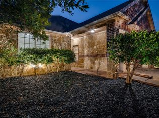 1001 Bend Ct, Forney, TX 75126