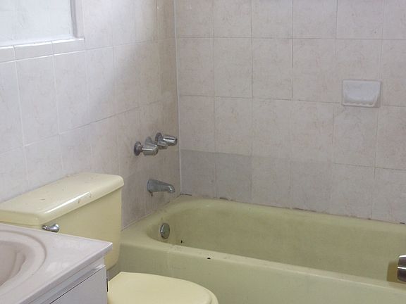 5th image of 936 NW 29th St