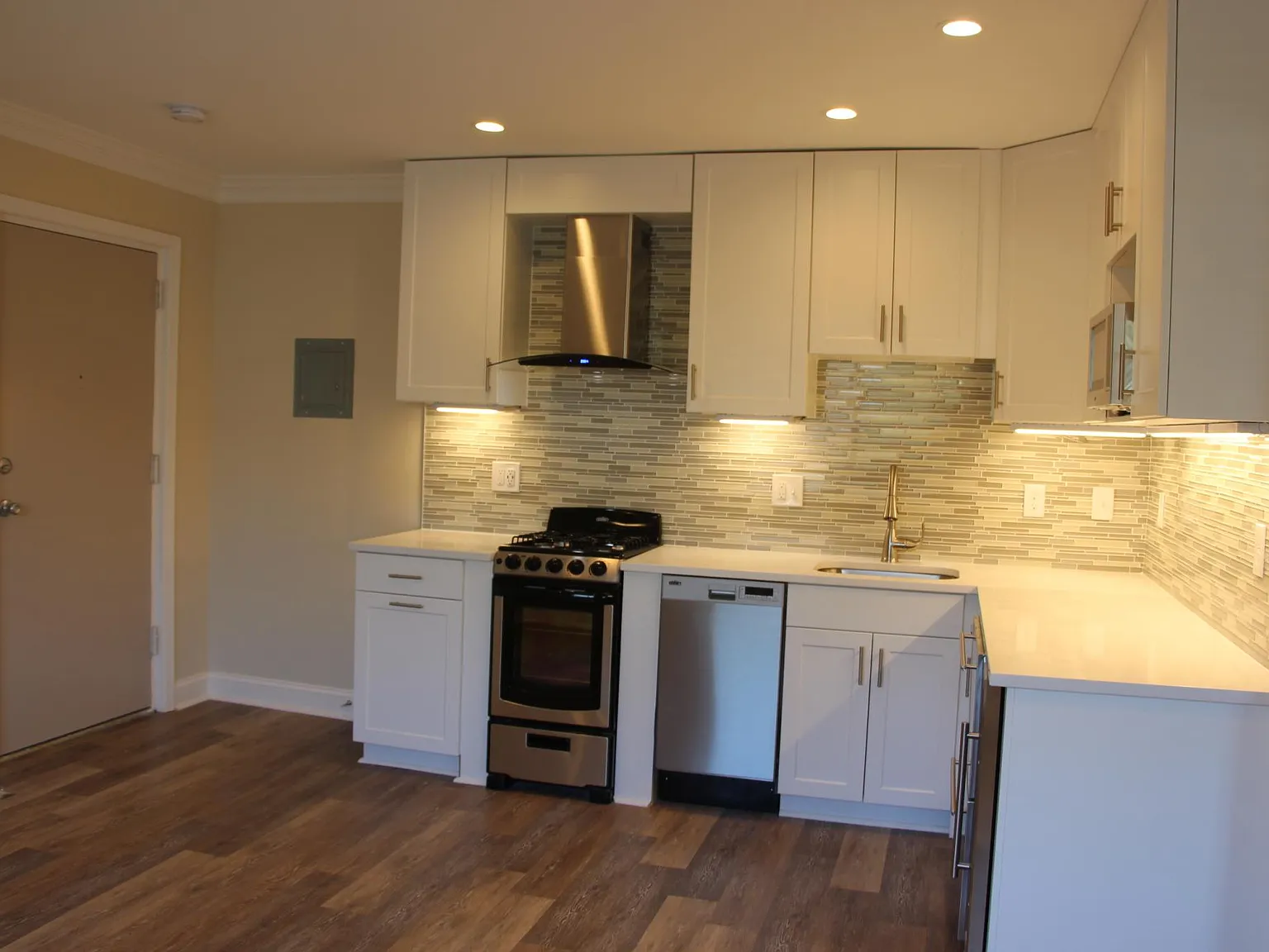 1 bed, 650 sqft, $2,100 — Photo 4