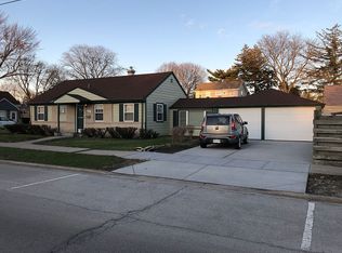 3201 Kemman Ave, Brookfield, IL 60513