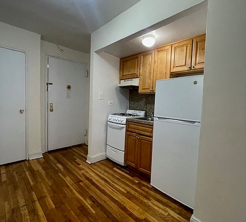 4th image of 3315 Nostrand Ave APT 3B