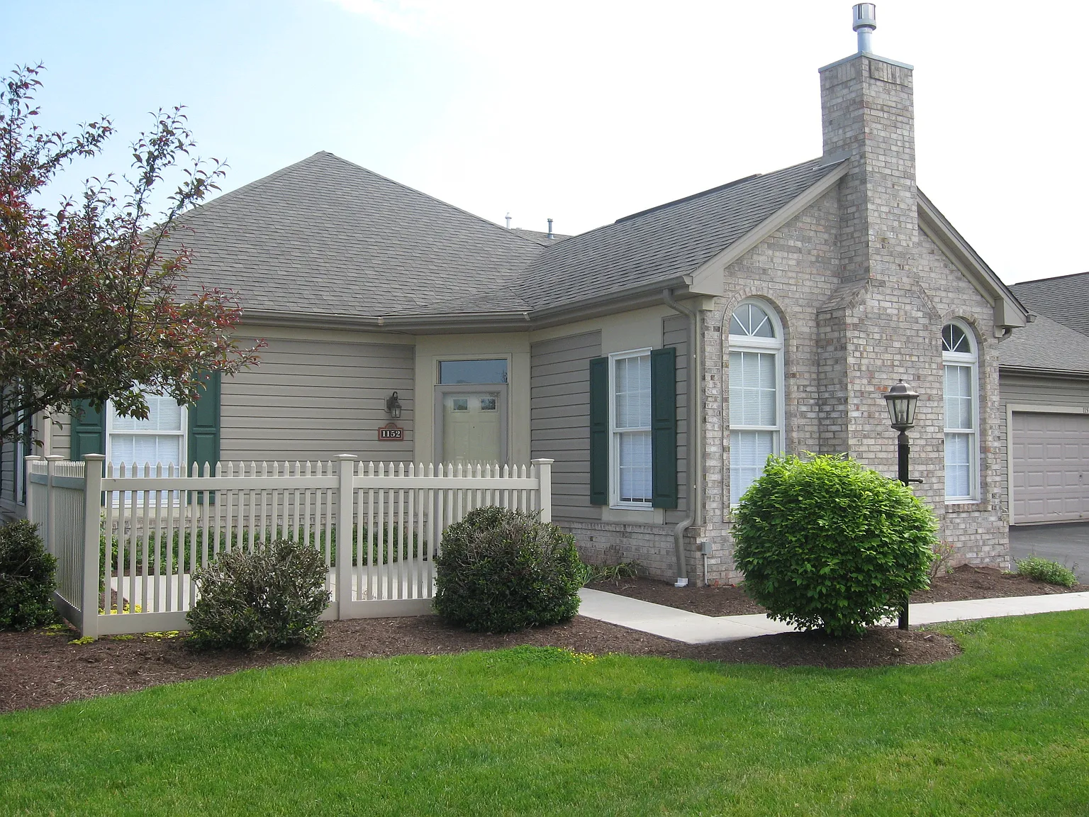 1152 Cobblestone Ln photo 1