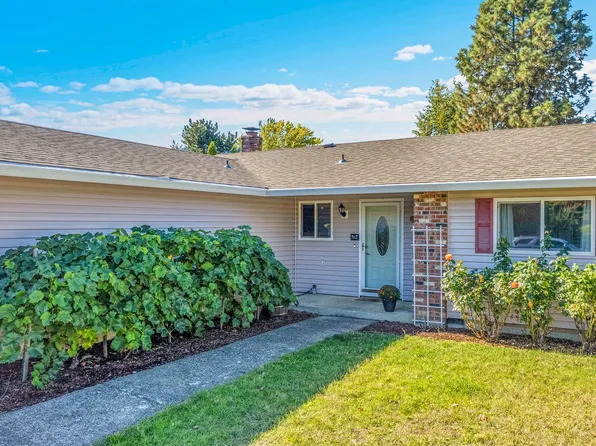 3712 E Madrona Dr, Newberg, OR 97132