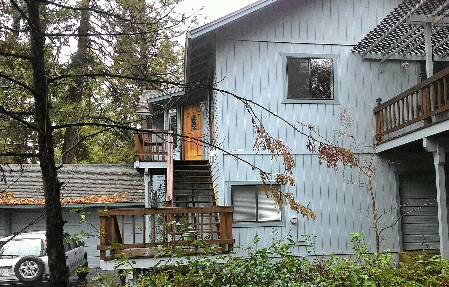 1581 Vine Maple Dr photo 1