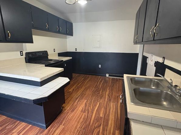 84 Ewing St #1
