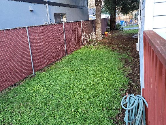 4th image of 2124 E Evergreen Blvd