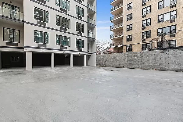 Rented by Silver Line Realty Group NY LLC | media 9